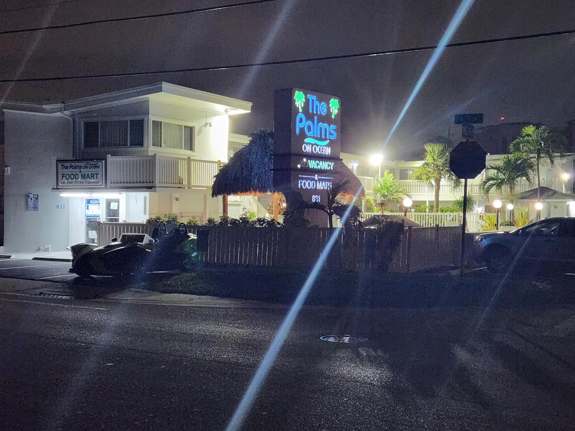 The Palms On Ocean Motel Pompano Beach Bagian luar foto
