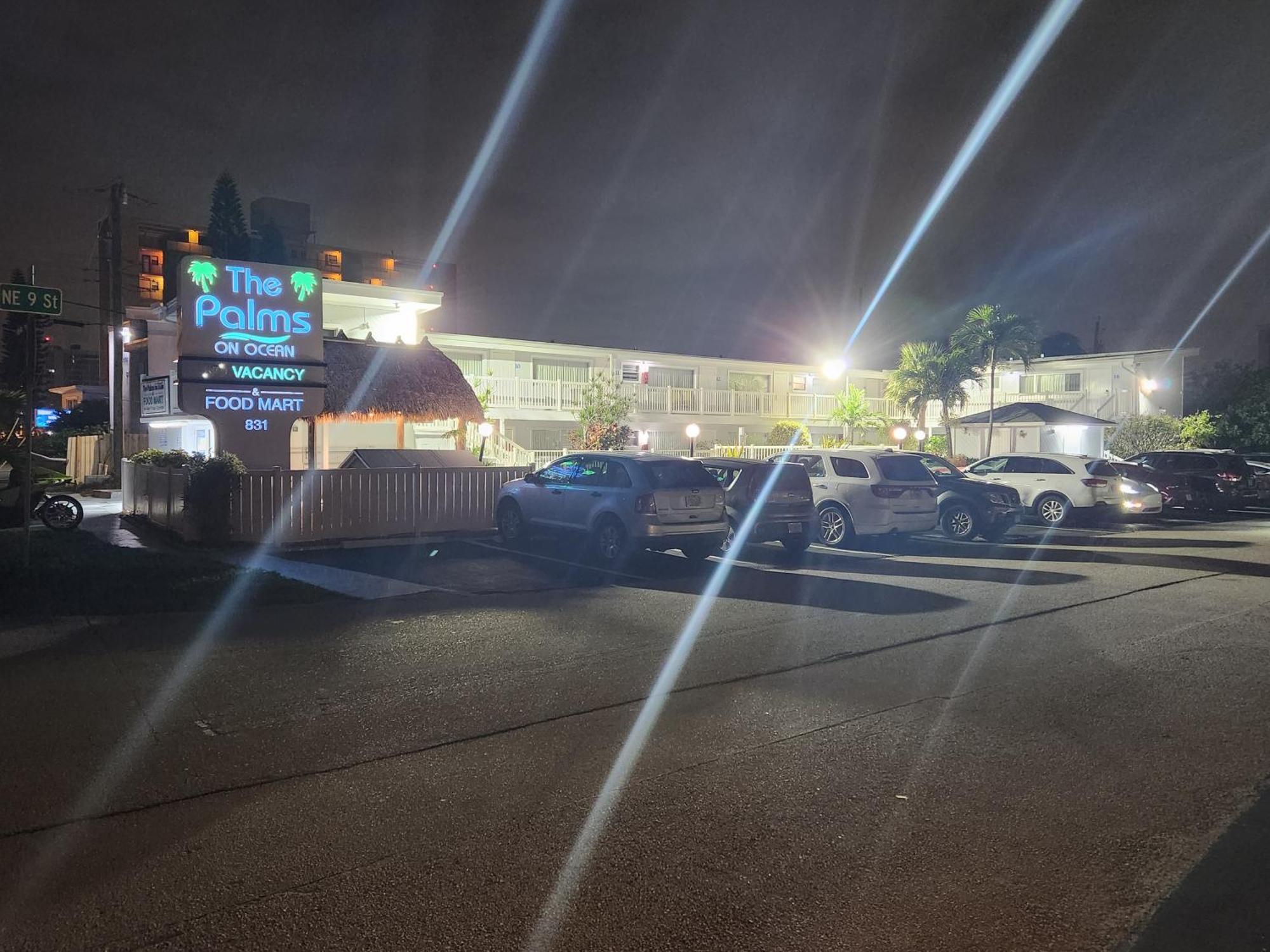 The Palms On Ocean Motel Pompano Beach Bagian luar foto