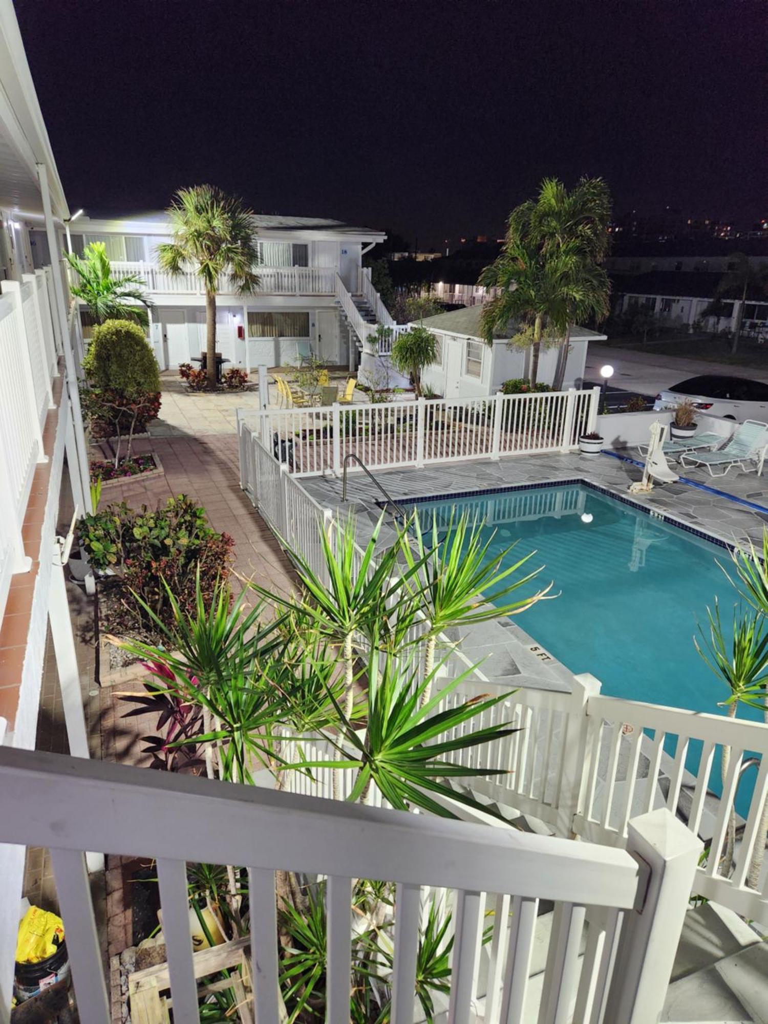 The Palms On Ocean Motel Pompano Beach Bagian luar foto