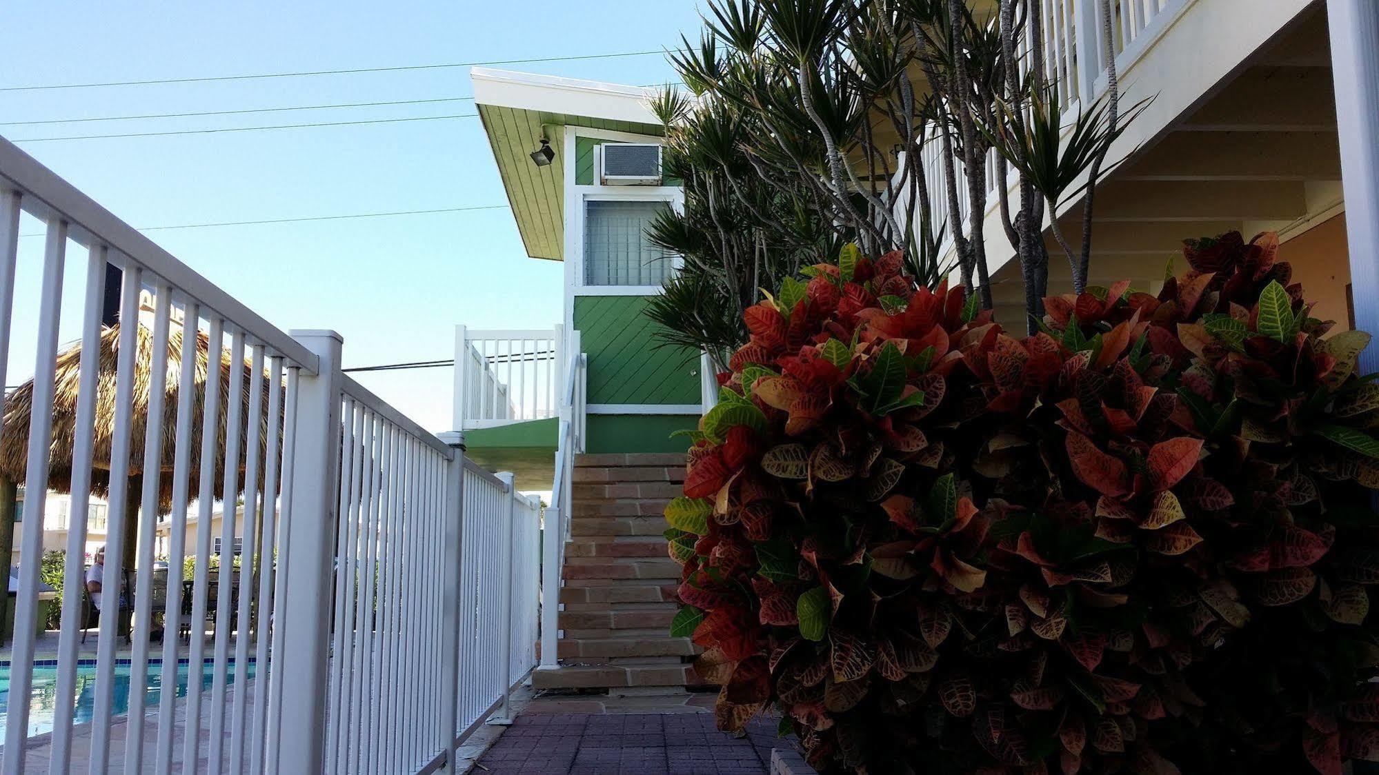 The Palms On Ocean Motel Pompano Beach Bagian luar foto